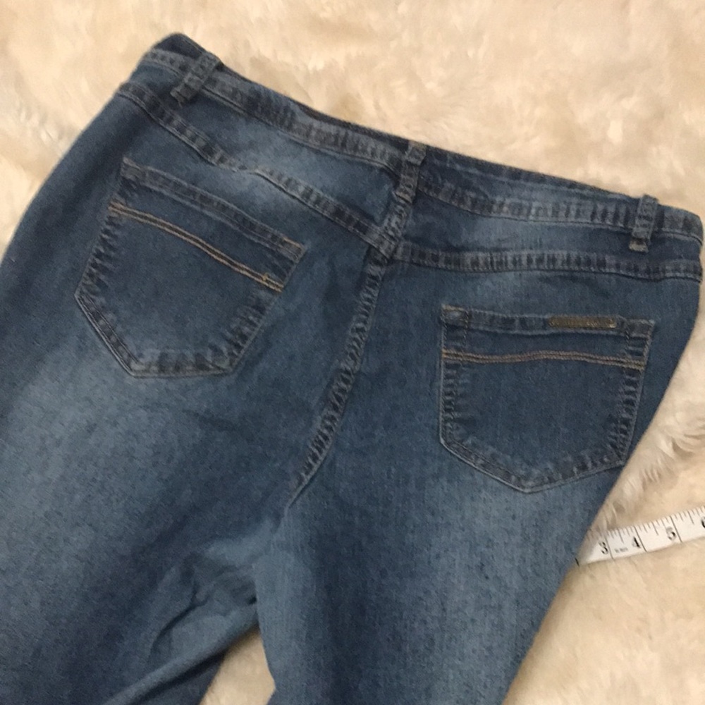 Blue Jeans - Picture 6 of 6